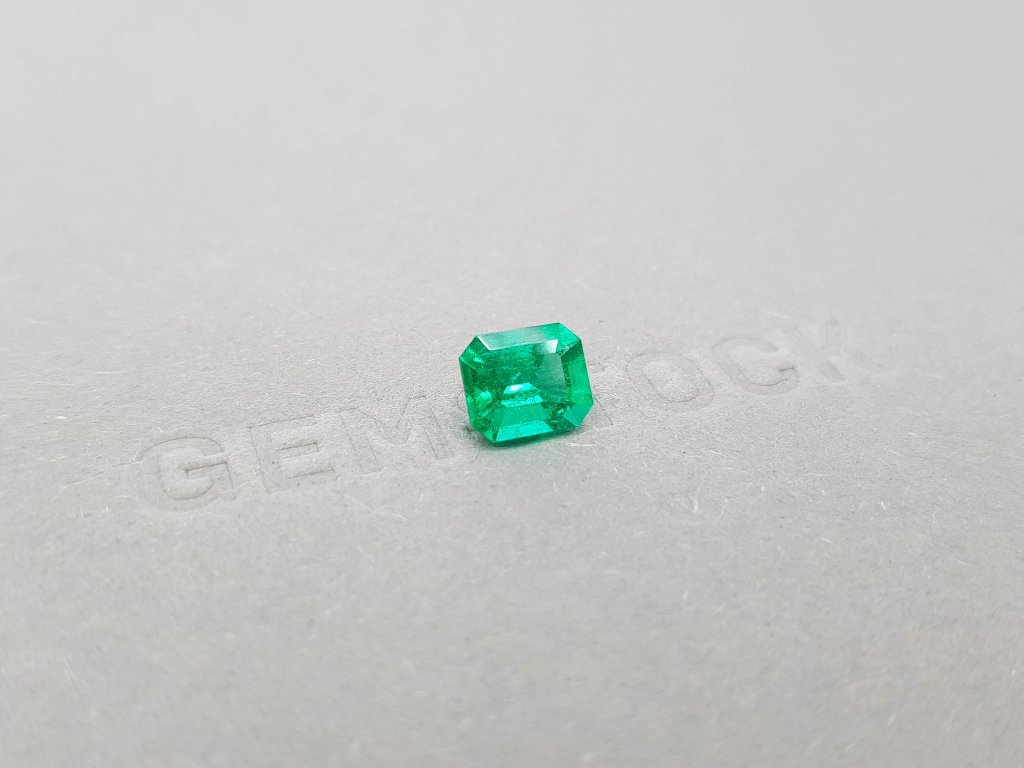 Vivid Green emerald 1.73 ct, Colombia Image №2