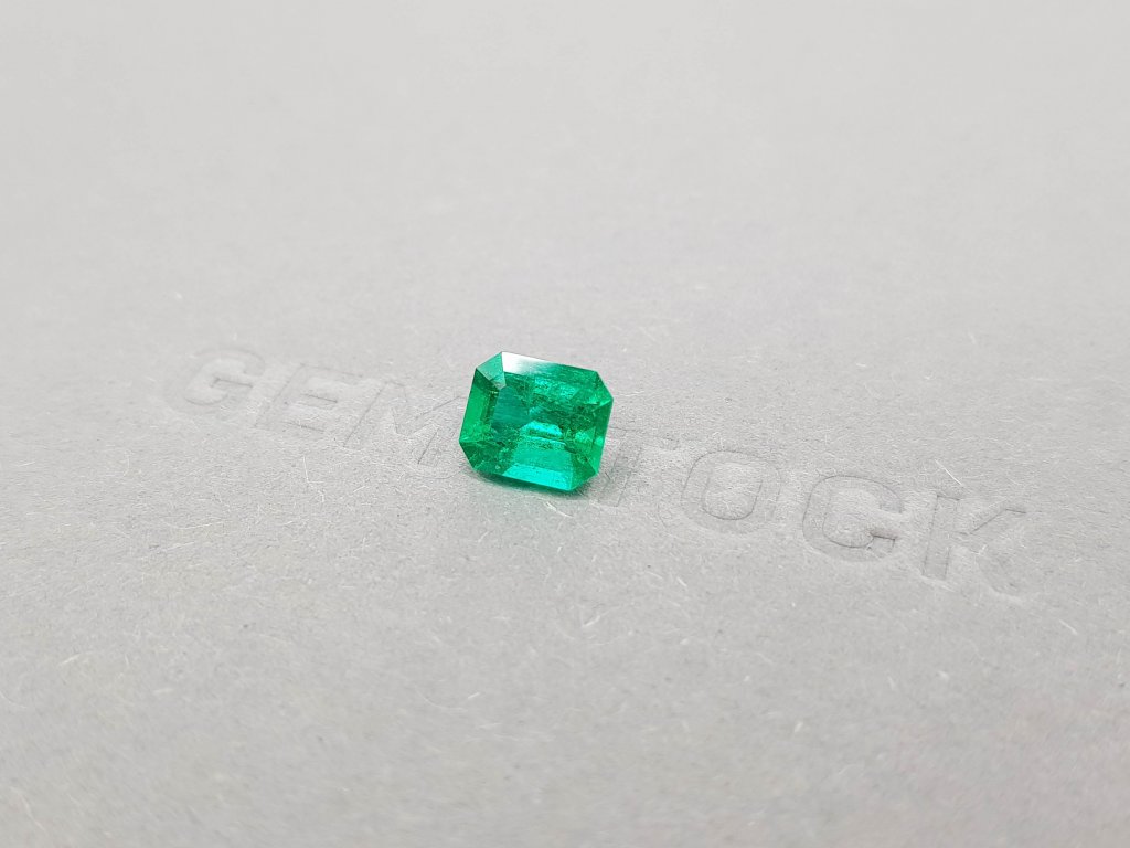 Vivid Green emerald 1.73 ct, Colombia Image №3