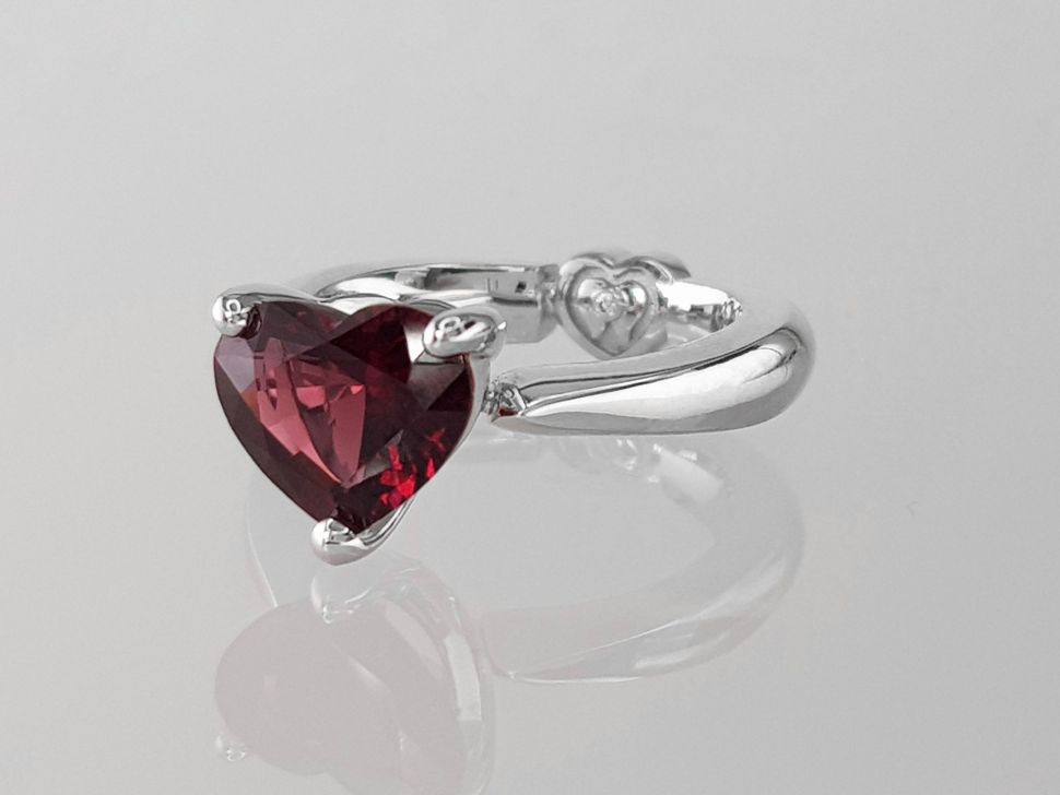 Ring with red spinel in 18K white gold Image №2