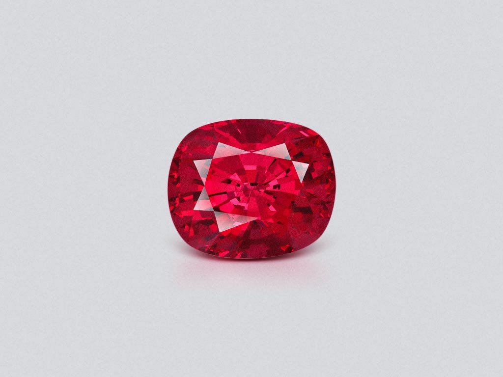 Grand spinelle rouge vibrant rouge riche en taille coussin 8,20 carats, Vietnam Image №1