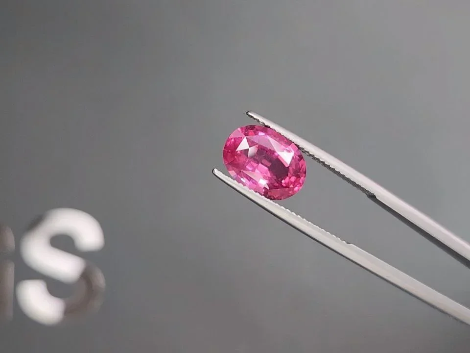 Pinkfarbener Mahenge-spinell im ovalschliff 4,52 karat, Tansania   Image №3