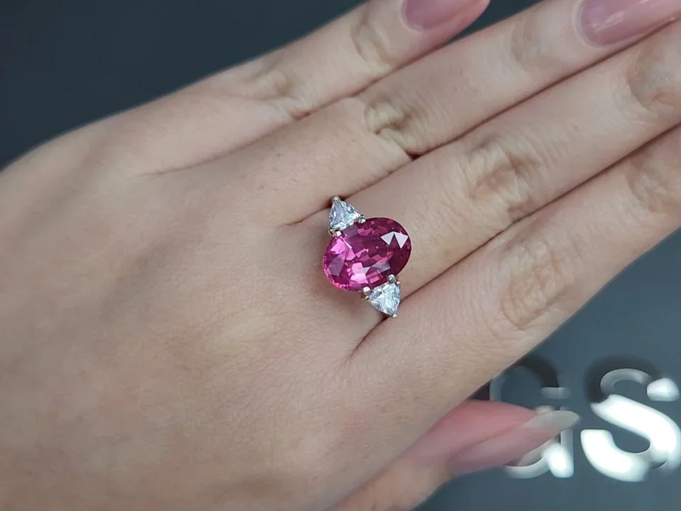 Pinkfarbener Mahenge-spinell im ovalschliff 4,52 karat, Tansania   Image №5