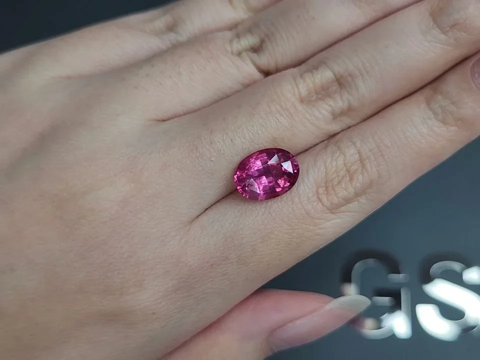 Pinkfarbener Mahenge-spinell im ovalschliff 4,52 karat, Tansania   Image №2