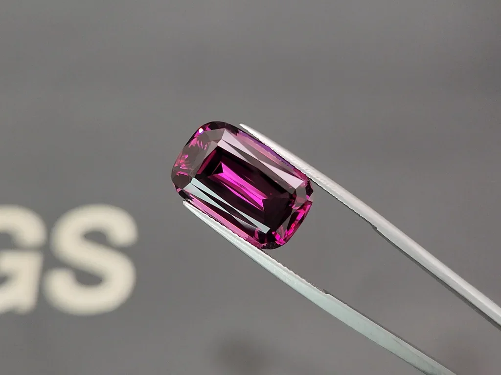 Rhodolith-granat im kissenschliff 14,61 carats, Tansania Image №3