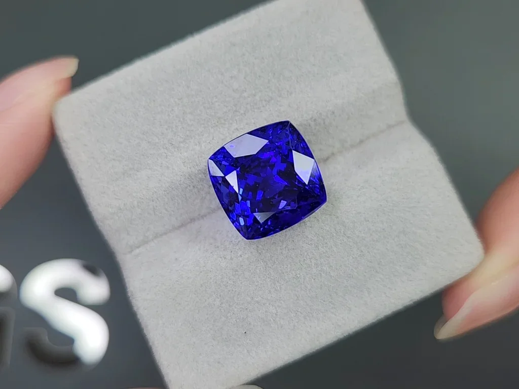 Tanzanita azul real de talla cojín grande de 11,80 carats, Tanzania Image №4