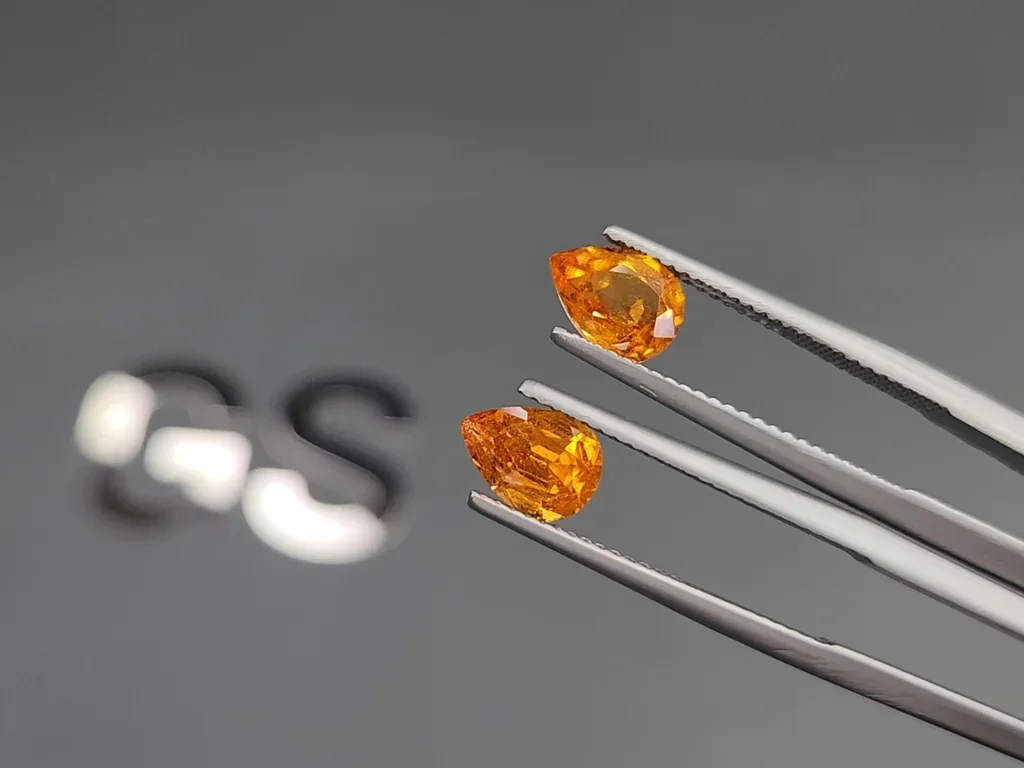 Paire de spessartines taille poire couleur Fanta 2,90 ct, Nigéria Image №3