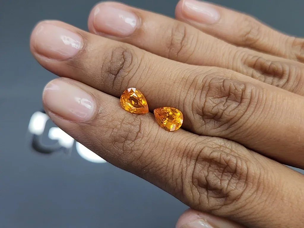 Paire de spessartines taille poire couleur Fanta 2,90 ct, Nigéria Image №2
