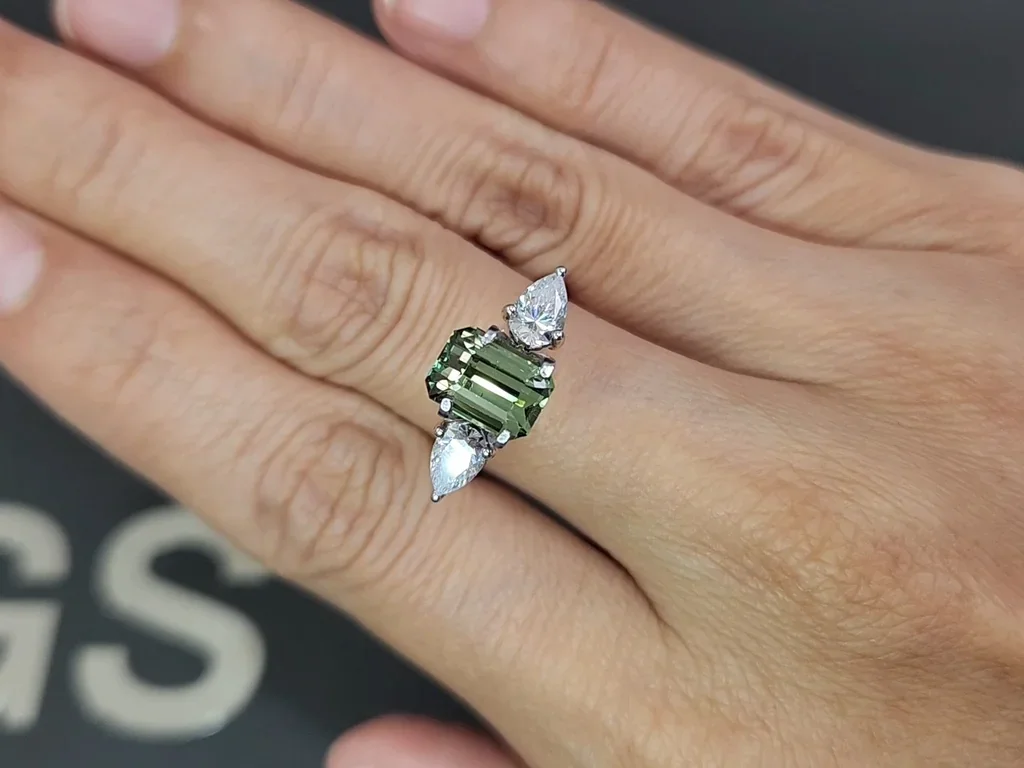 Vanadium containing chrysoberyl in octagon cut 2.56 carats, Sri Lanka Image №5