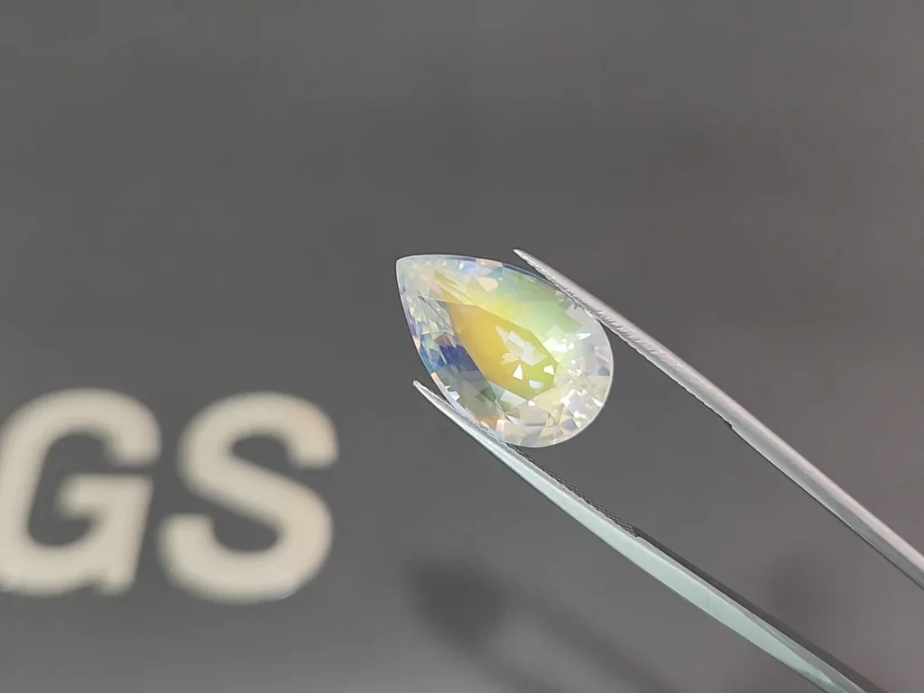 Piedra lunar arcoíris con corte de pera de 10,36 carats,de Madagascar Image №3