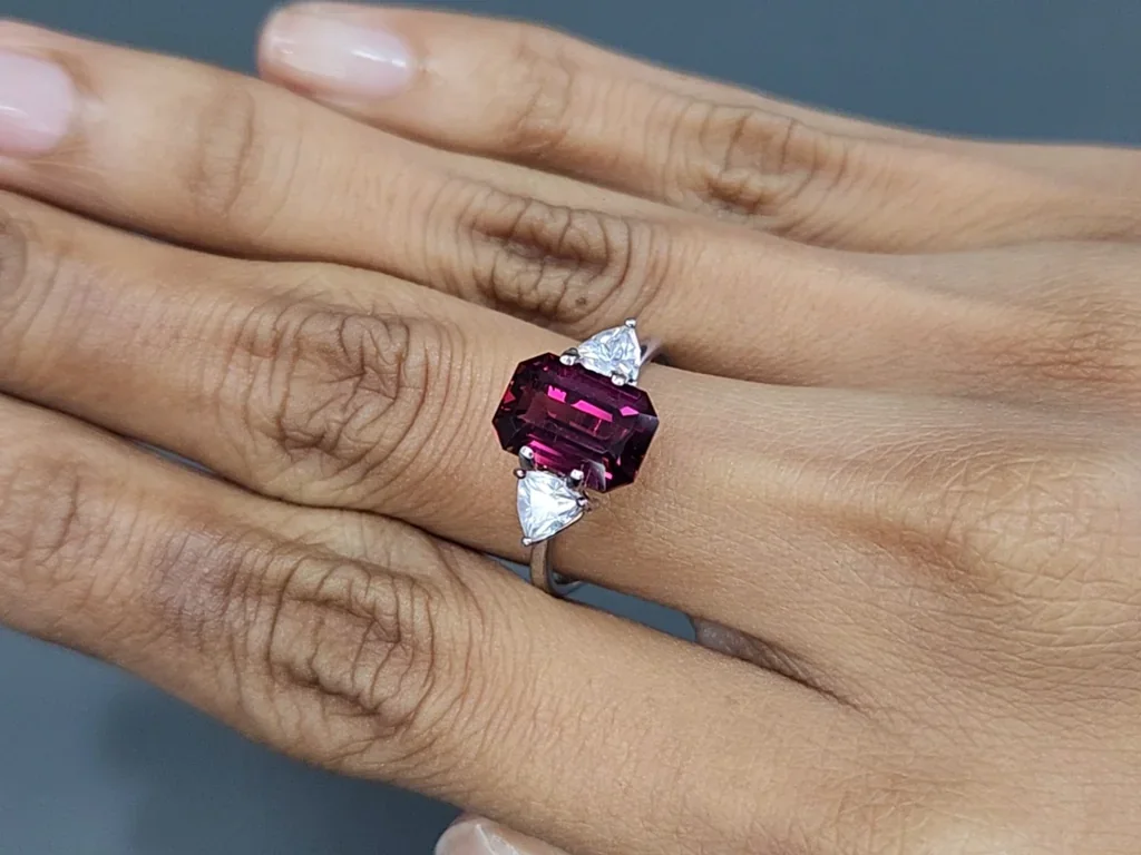 Granate rodolita de talla octogonal de 3,77 quilates, Tanzania Image №5