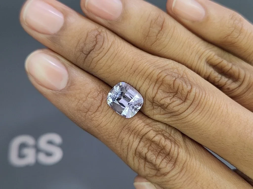 Espinela de talla cojín de 4,24 quilates, Birmania  Image №2