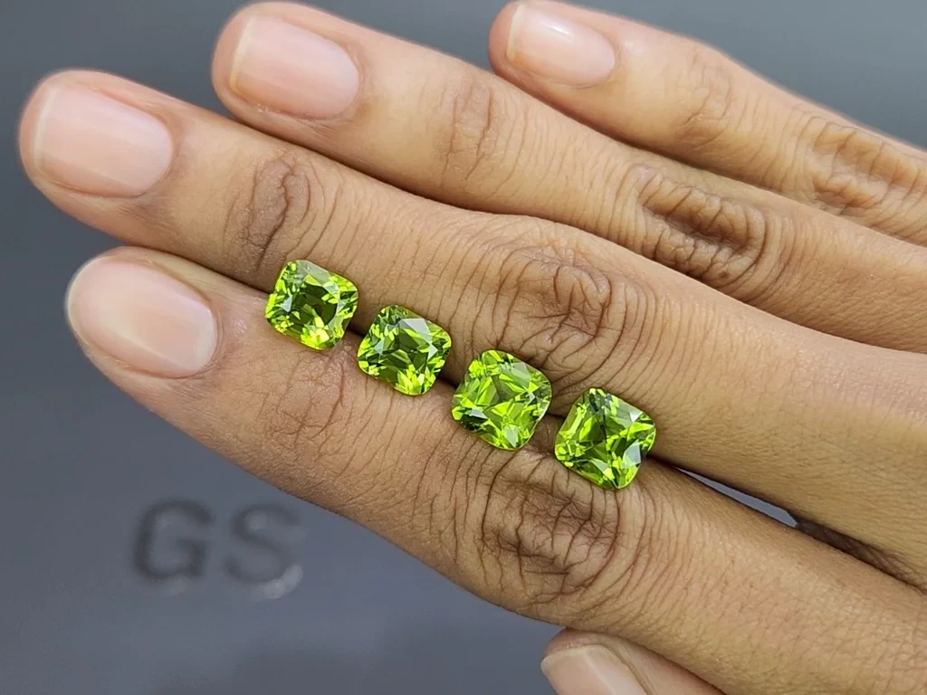 Set of Vivid yellow green  peridots cushion cut 10.42 carats, Burma Image №2
