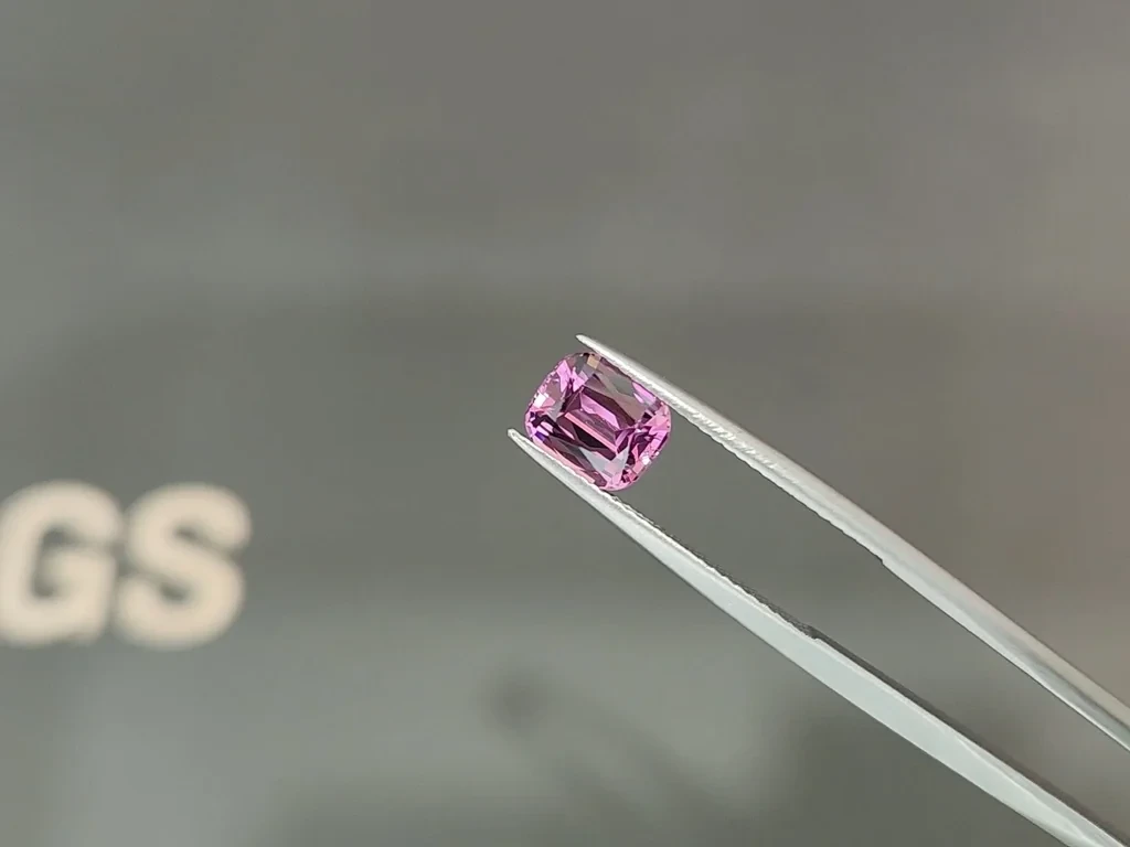 Malaya-granat im kissenschliff 1,92 karat, Tansania  Image №3