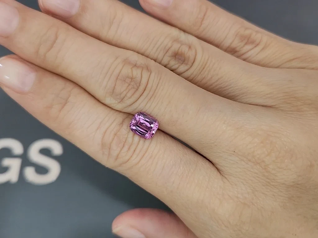 Malaya-granat im kissenschliff 1,92 karat, Tansania  Image №2