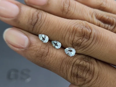 Ensemble aigues-marines taille poire, 1,30 carat, Madagascar photo