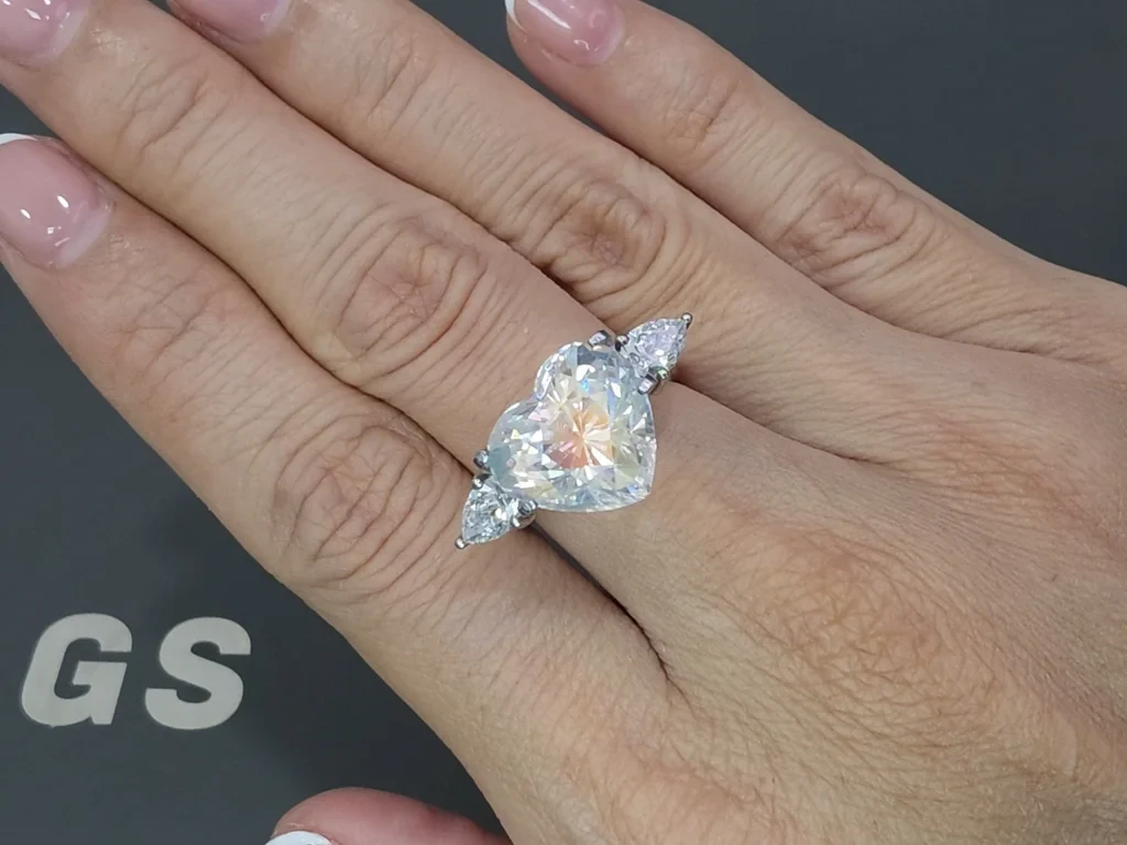 Regenbogen-mondstein im herzschliff 7,04 carats, Madagaskar Image №5