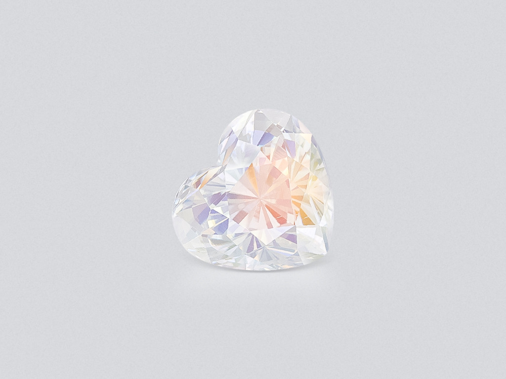 Regenbogen-mondstein im herzschliff 7,04 carats, Madagaskar Image №1