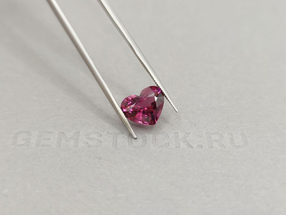 Pinkish red Burmese heart cut spinel 2.58 ct Image №4