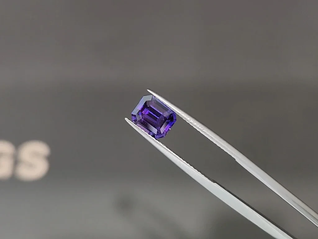Unheated violet sapphire octagon cut  2.10 carats, Sri Lanka Image №3