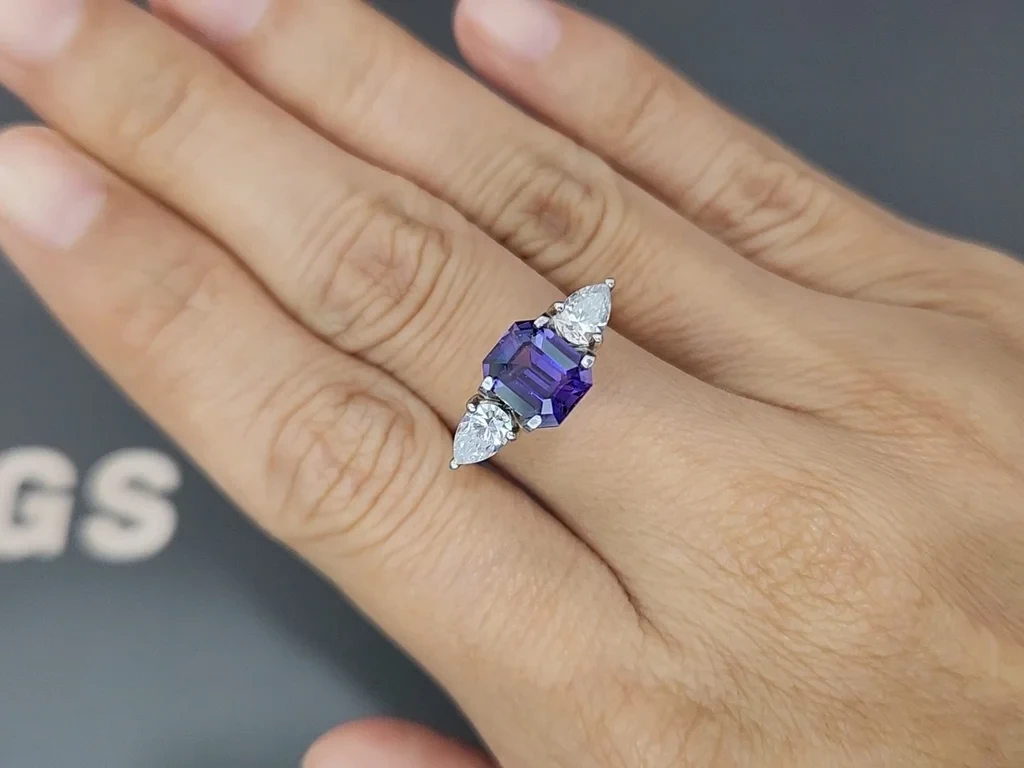 Unheated violet sapphire octagon cut  2.10 carats, Sri Lanka Image №5