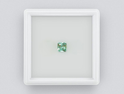 Tourmaline verte taille radiant 0,64 carat photo