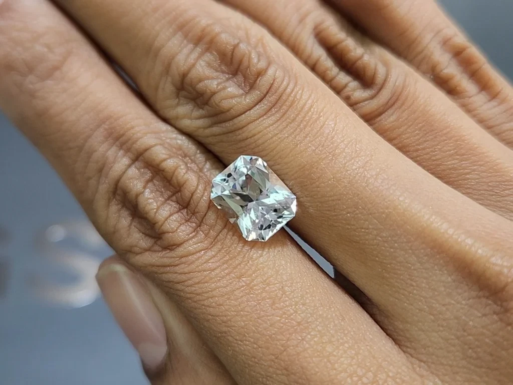 Kunzite radiant cut 3.73 carats, Pakistan Image №2