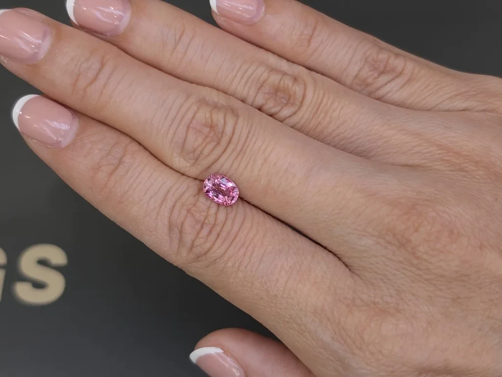 Unbehandelter Padparadscha saphir im oval-schliff 1,06 karat, Sri Lanka Image №2