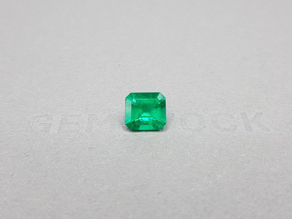 Intense Colombian emerald Muzo Green 2.23 ct Image №1