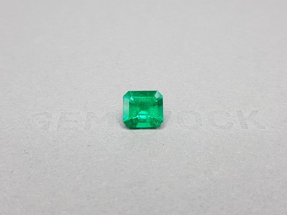 Intense Colombian emerald Muzo Green 2.23 ct Image №1