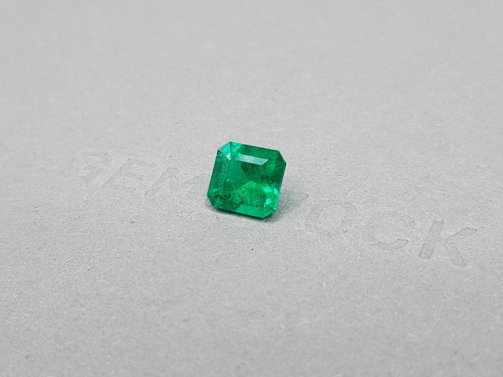 Intense Colombian emerald Muzo Green 2.23 ct Image №3