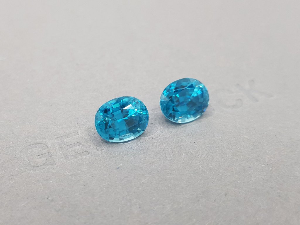 Pair of brilliant blue oval cut zircons 9.33 ct Image №2