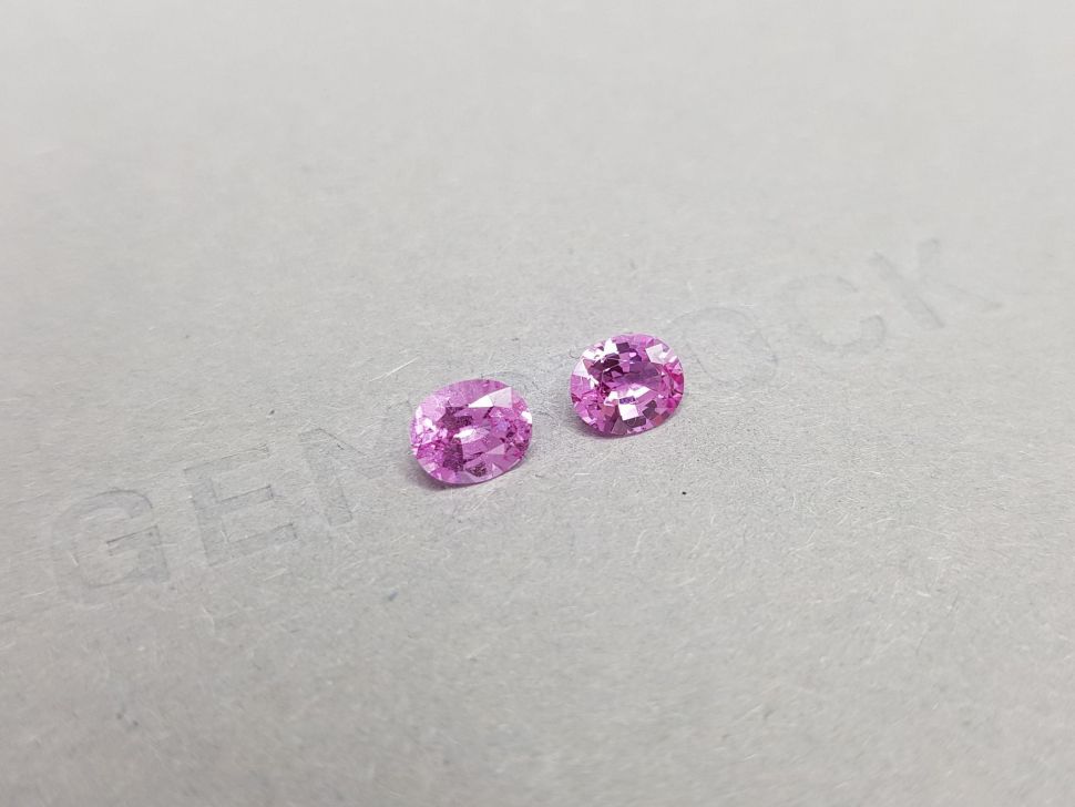 Pair of unheated oval-cut pink sapphires 1.37 ct, Madagascar Image №2