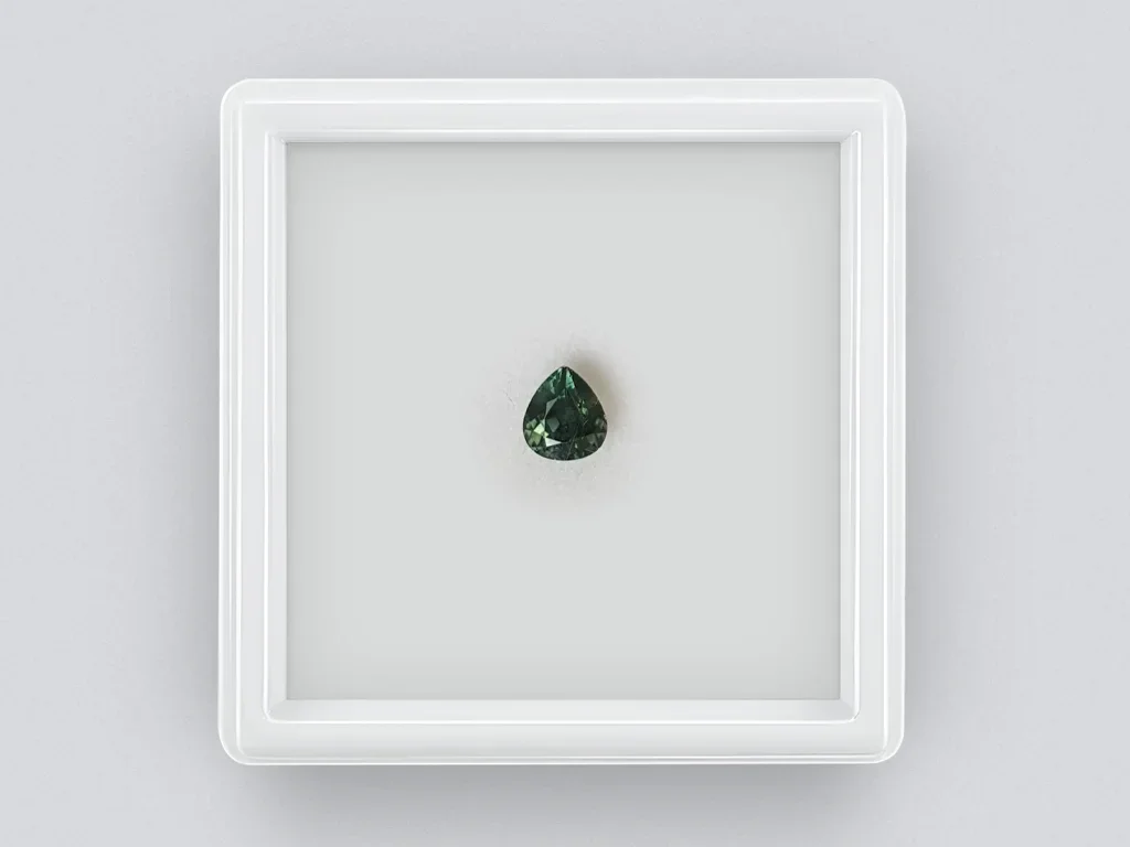 Saphir vert taille poire 0,63 carats Image №1