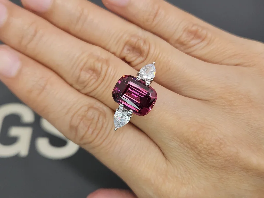 Granate rodolita de talla cojín de 8,54 quilates, Tanzania Image №5