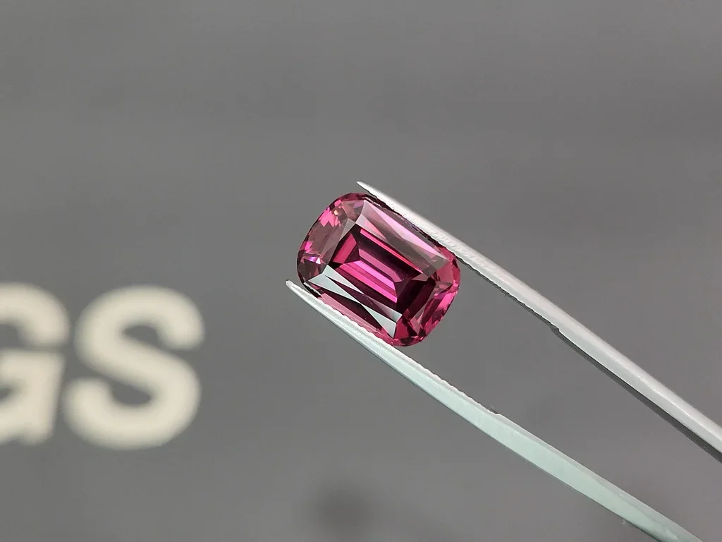 Granate rodolita de talla cojín de 8,54 quilates, Tanzania Image №3