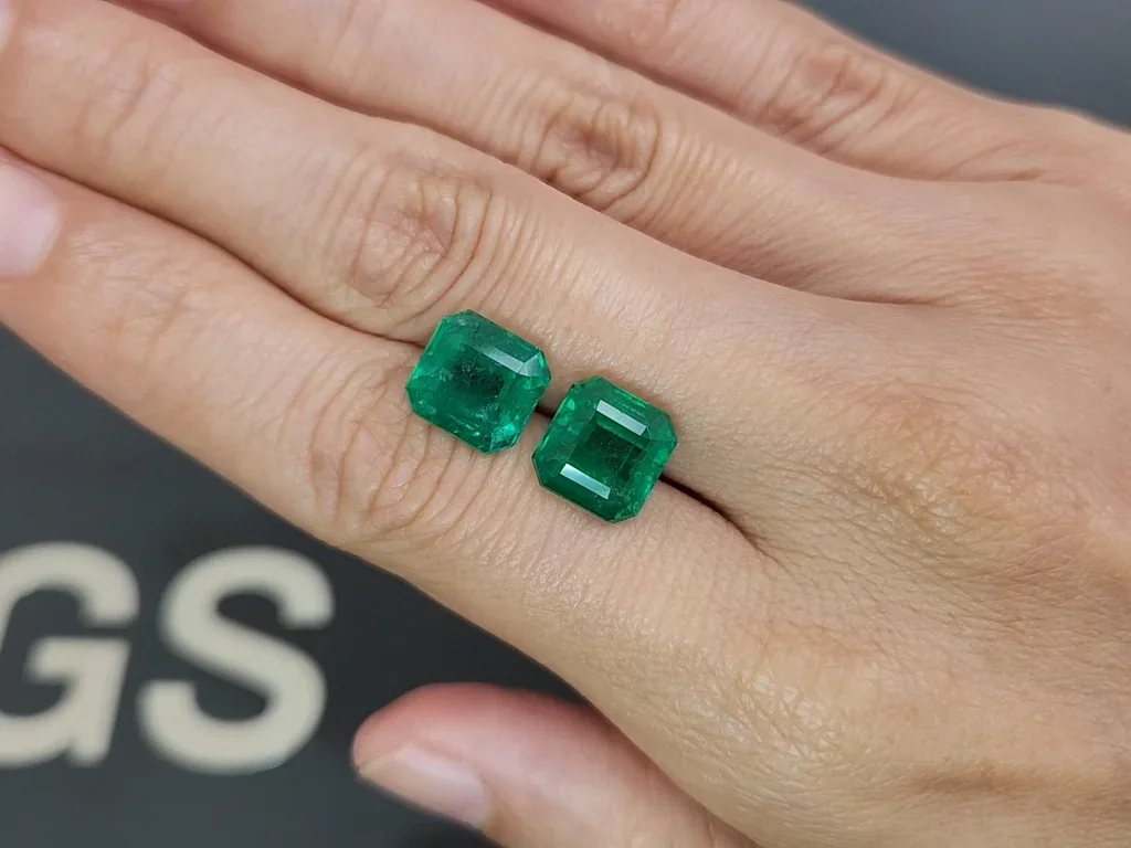 Paire émeraudes taille Asscher vert vif de 8,15 carats, Zambie Image №2
