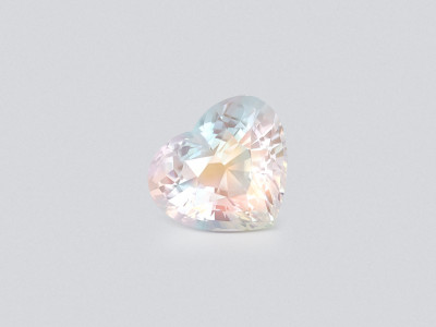 Regenbogen-mondstein im herzschliff 7,02 carats, Madagaskar photo