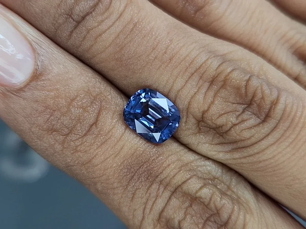 Spinelle bleu taille coussin 2,07 carats, Tanzanie Image №2