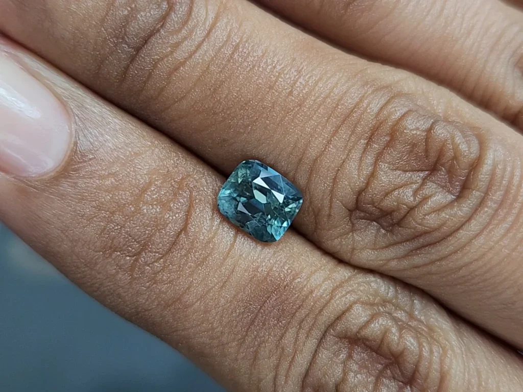 Saphir blaugrüner im kissenschliff 1.71 karats, Madagaskar Image №2