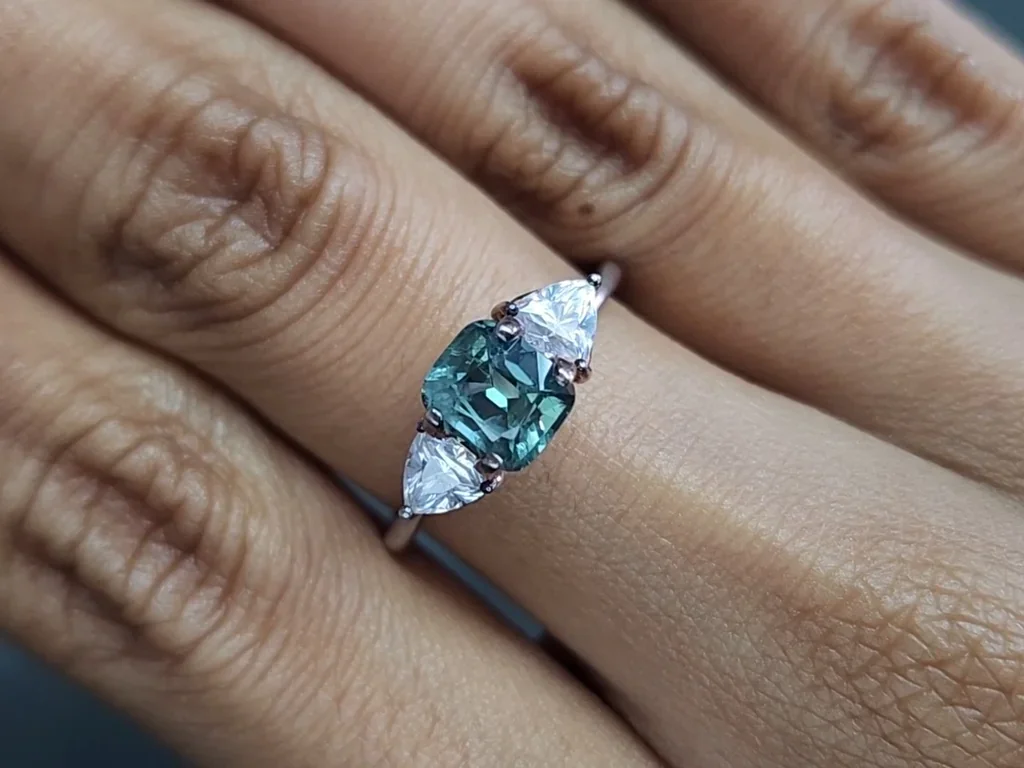 Saphir blaugrüner im kissenschliff 1.71 karats, Madagaskar Image №5