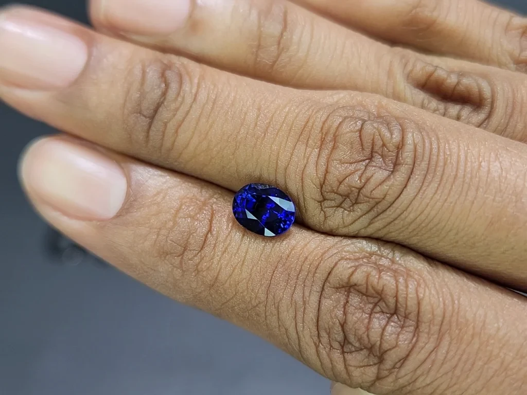 Saphir bleu royal ovale de 2,00 carats, Sri Lanka  Image №2