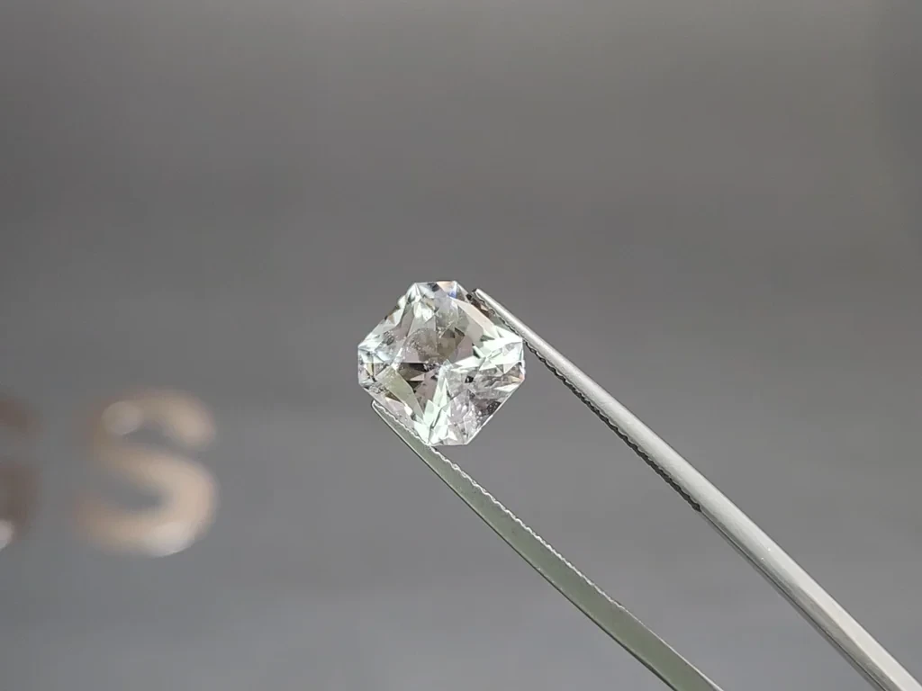 Kunzite radiant cut 3.70 carats, Pakistan Image №3