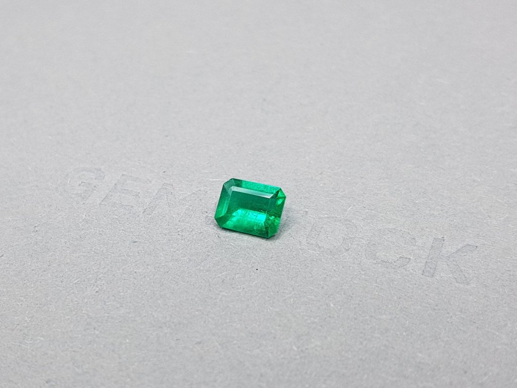 Intense emerald Muzo Green 1.06 ct, Colombia Image №3
