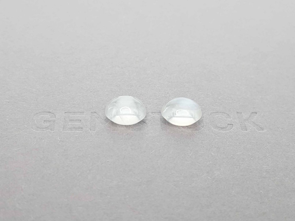Pair of moonstones from Burma in cabochon cut 4.71 carats Image №1