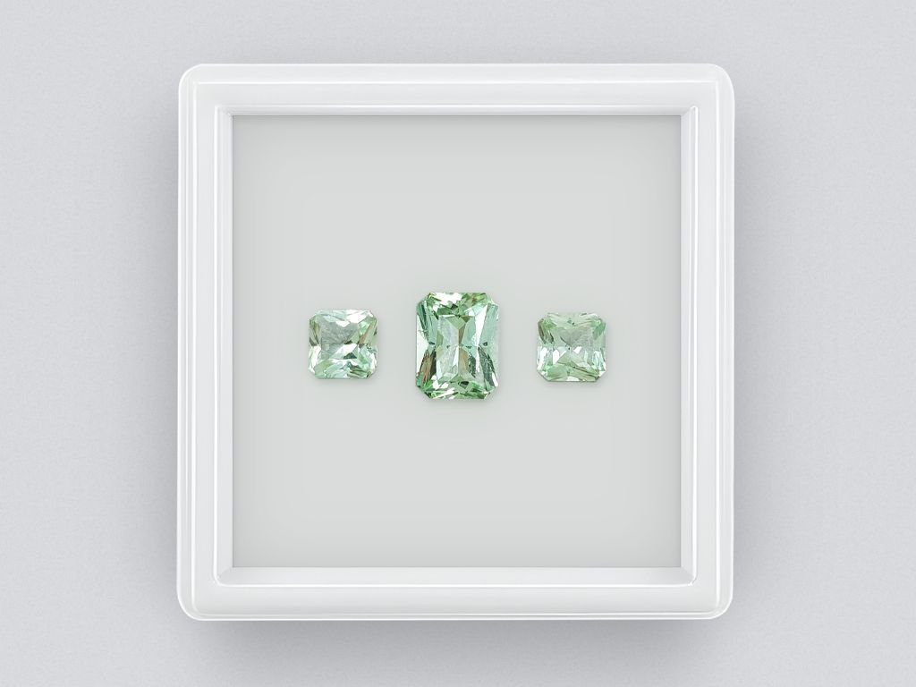 Set aus hellgrünen Turmalinen im Strahlenschliff von 2,86 Karat Image №1