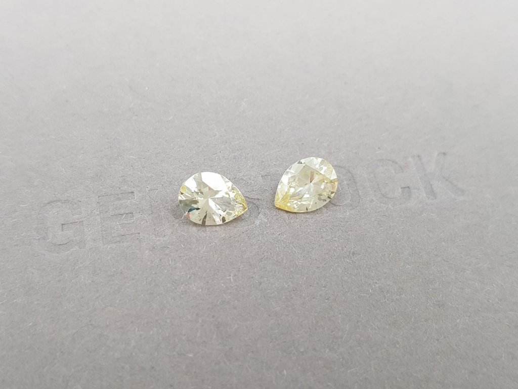 Pair of pastel yellow pear cut sapphires 2.36 carats, Sri Lanka Image №2