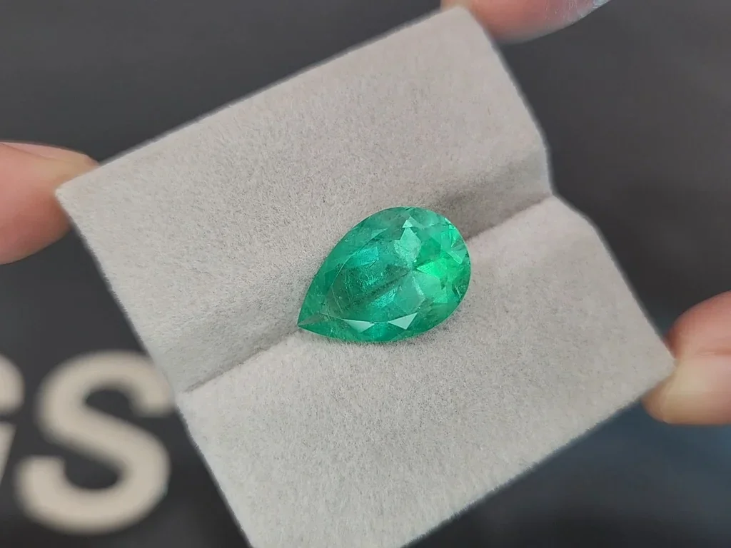 Émeraude taille poire 6,57 carats, Colombie Image №4