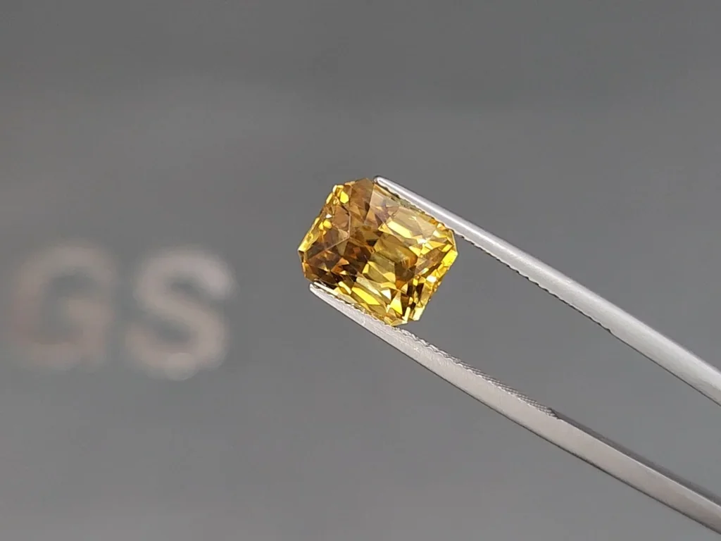 Zircon jaune taille octogone 6,00 carats, Tanzanie Image №3