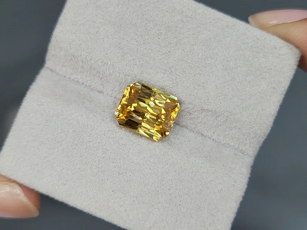 Zircon jaune taille octogone 6,00 carats, Tanzanie Image №4