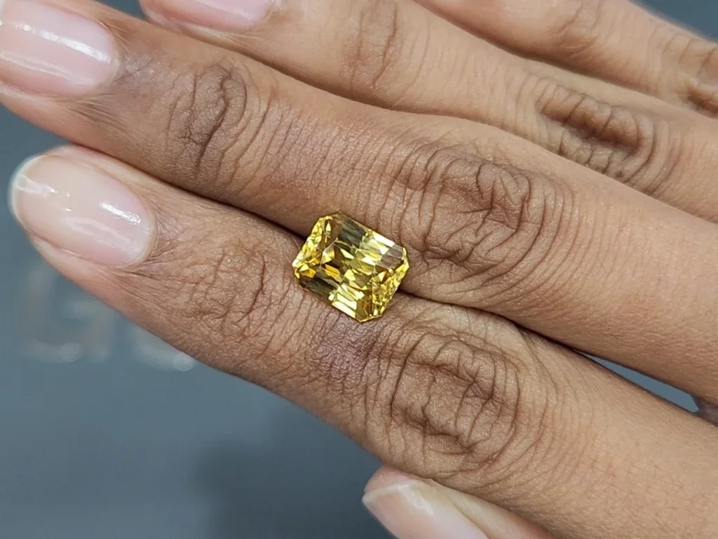 Zircon jaune taille octogone 6,00 carats, Tanzanie Image №2